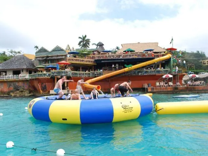 Hospitality Expert Bts 7 - Pool Beach & Bar Montego Bay 0*,  Jamaica