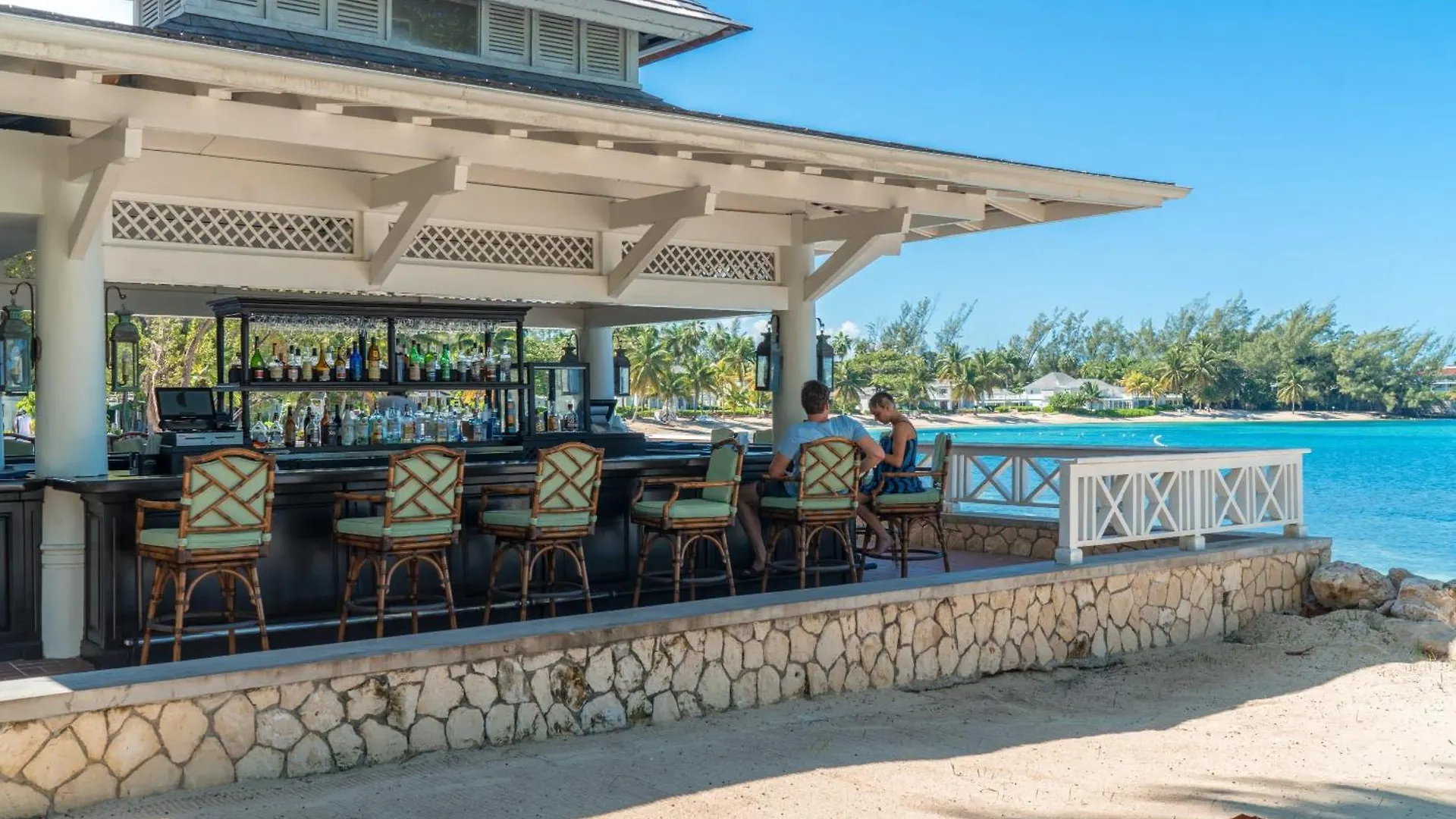 Hospitality Expert Bts 7 - Pool Beach & Bar Montego Bay Inn