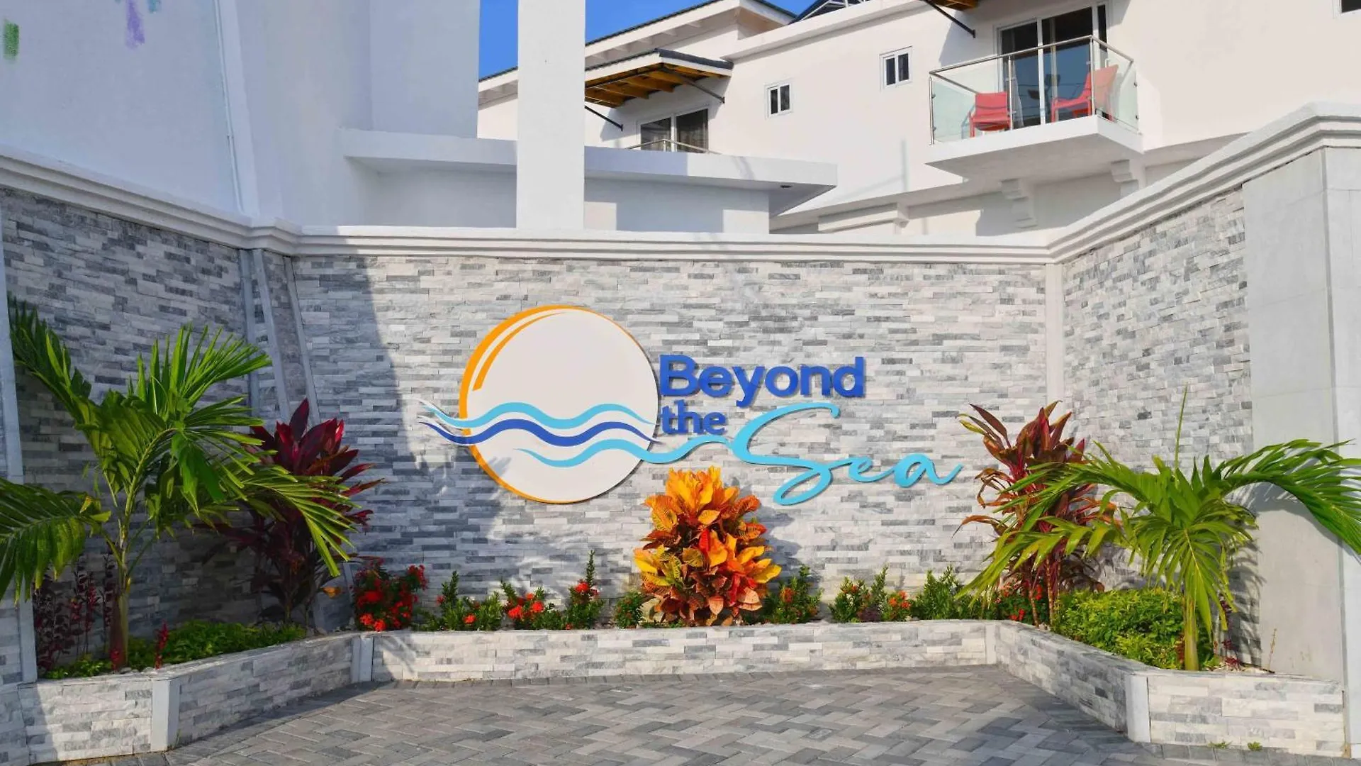 Hospitality Expert Bts 7 - Pool Beach & Bar Montego Bay Inn