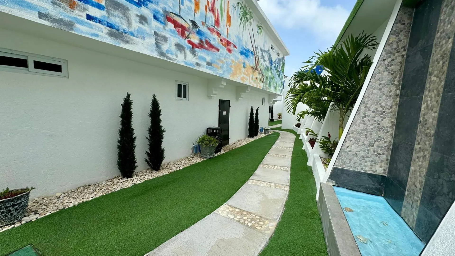 Inn Hospitality Expert Bts 7 - Pool Beach & Bar Montego Bay