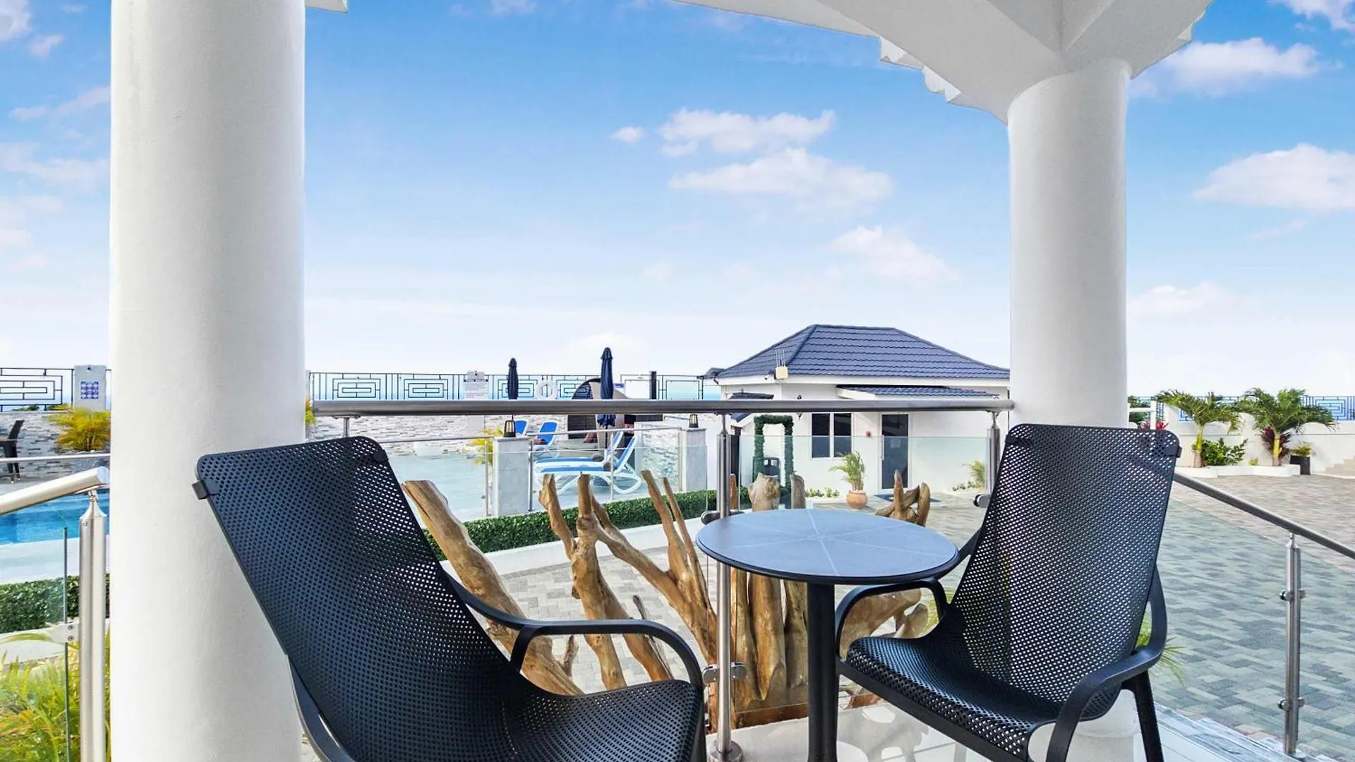 Inn Hospitality Expert Bts 7 - Pool Beach & Bar Montego Bay