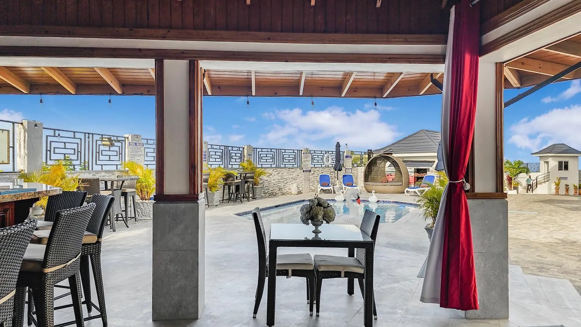Hospitality Expert Bts 7 - Pool Beach & Bar Montego Bay Jamaica