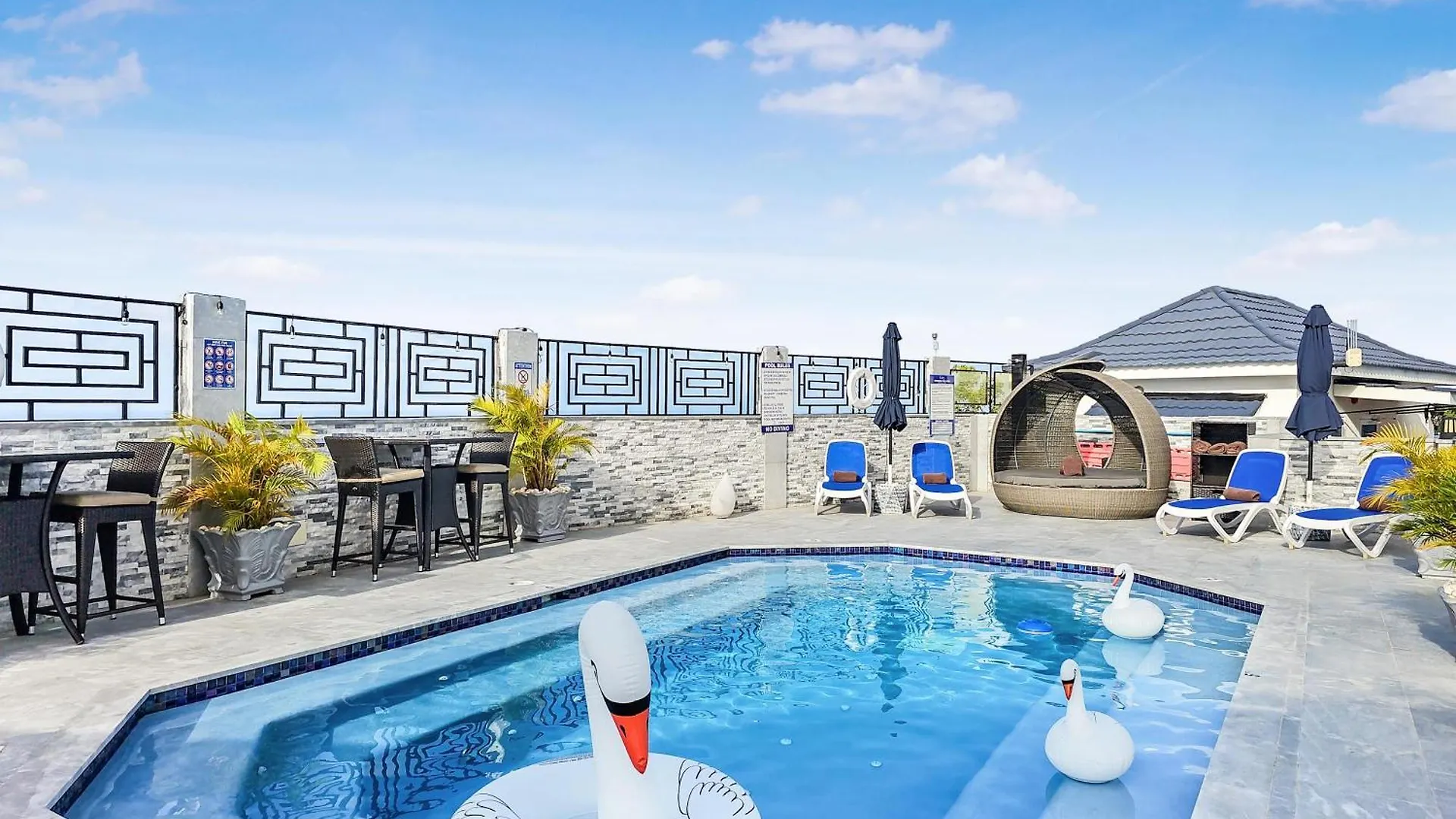 Inn Hospitality Expert Bts 7 - Pool Beach & Bar Montego Bay